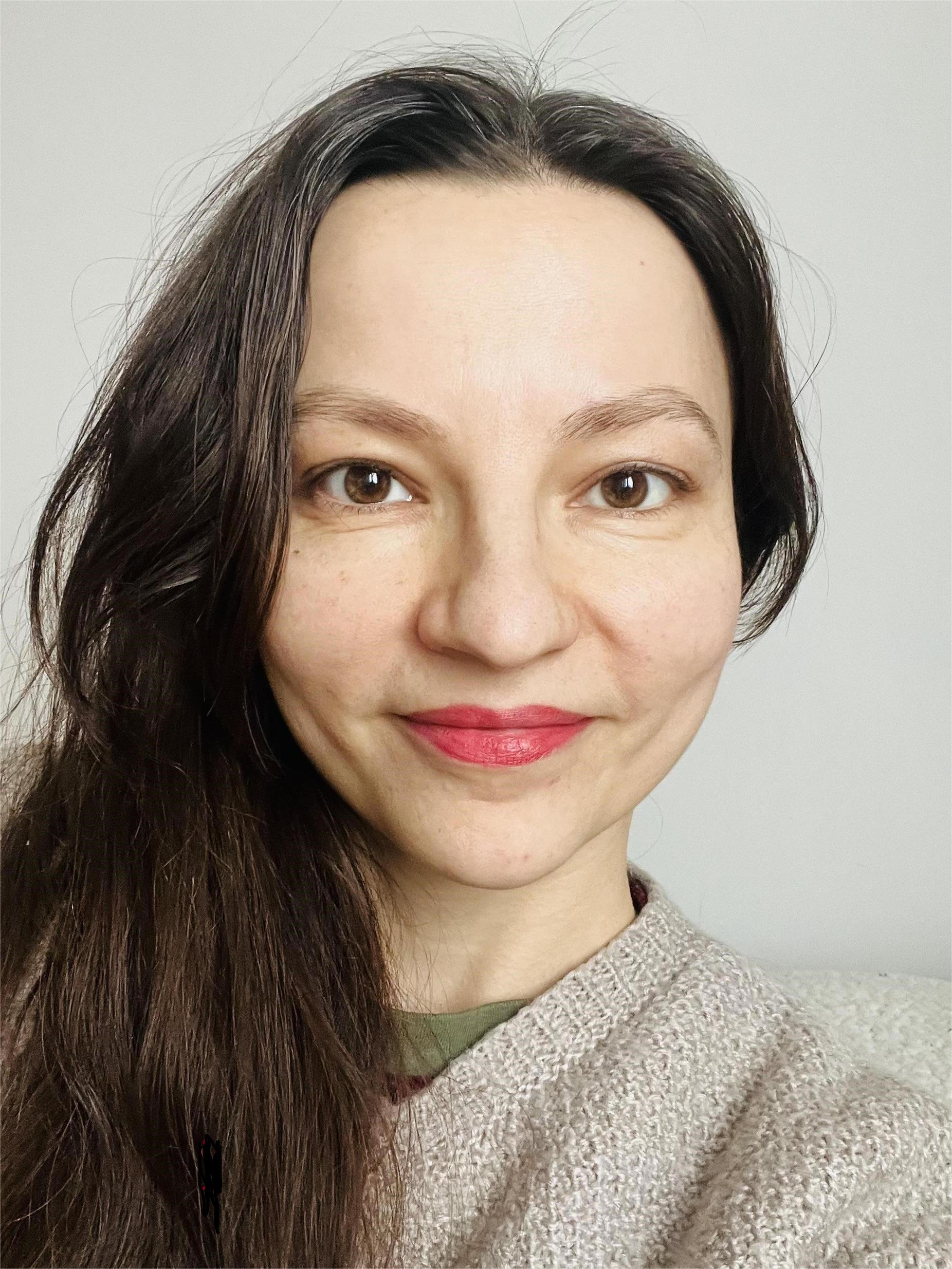 voice coach singing on the Prague bridge